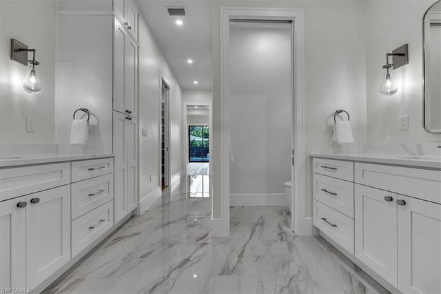 1009 29th AVE N, Naples, FL 34103