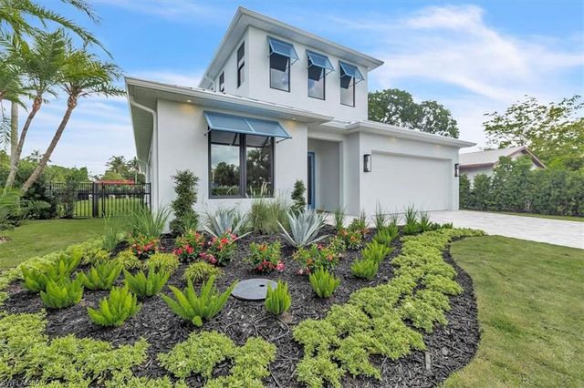 1009 29th AVE N, Naples, FL 34103