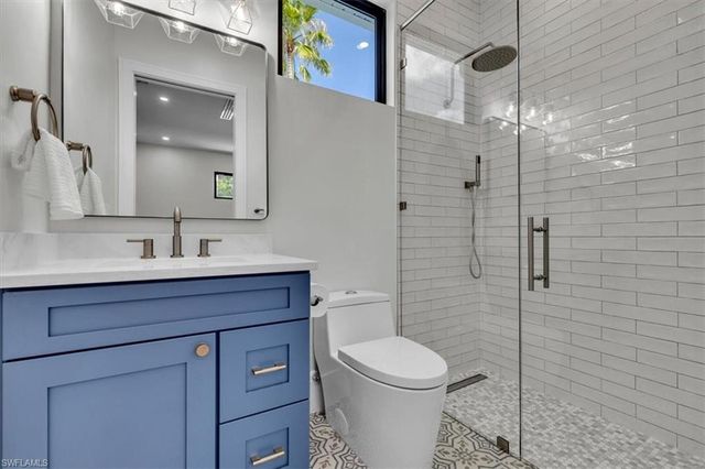 1009 29th AVE N, Naples, FL 34103