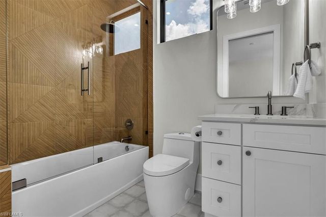 1009 29th AVE N, Naples, FL 34103