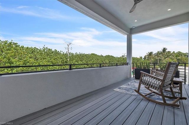 1009 29th AVE N, Naples, FL 34103
