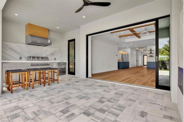 1009 29th AVE N, Naples, FL 34103