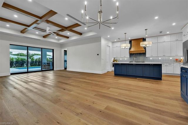 1009 29th AVE N, Naples, FL 34103