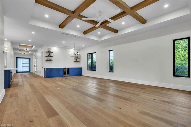 1009 29th AVE N, Naples, FL 34103