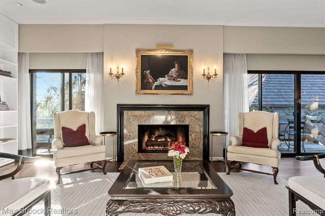 969 Bloomfield Woods, Bloomfield Hills, MI 48304