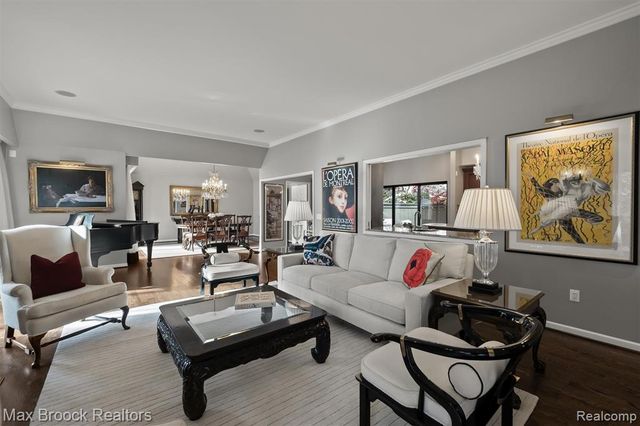 969 Bloomfield Woods, Bloomfield Hills, MI 48304