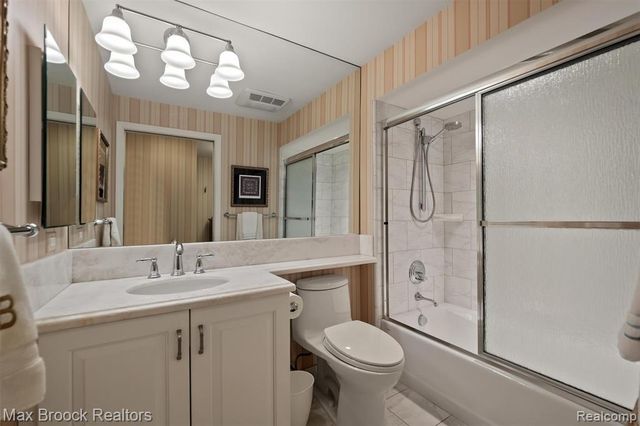 969 Bloomfield Woods, Bloomfield Hills, MI 48304