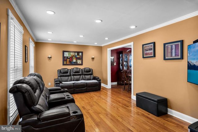 10 WASHBURNE AVE, Berlin, NJ 08009