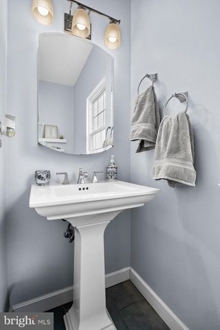 10 WASHBURNE AVE, Berlin, NJ 08009