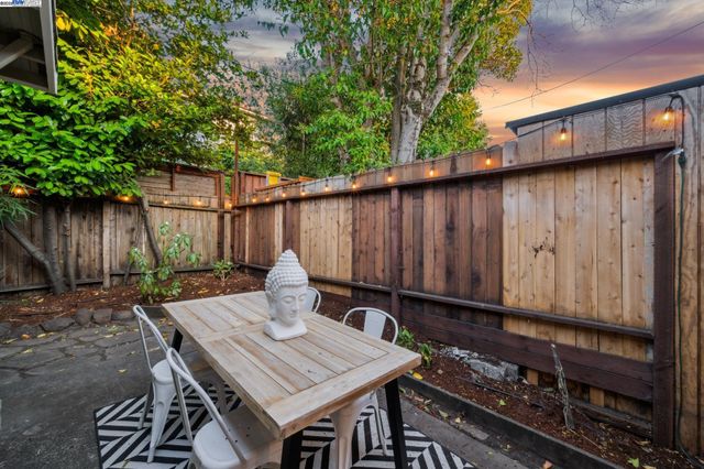 5308 BRYANT AVENUE, Oakland, CA 94618