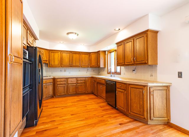 8805 Stadium Drive, Kalamazoo, MI 49009