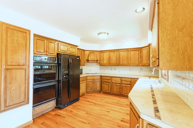 8805 Stadium Drive, Kalamazoo, MI 49009