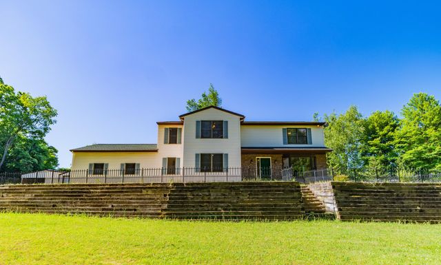 8805 Stadium Drive, Kalamazoo, MI 49009