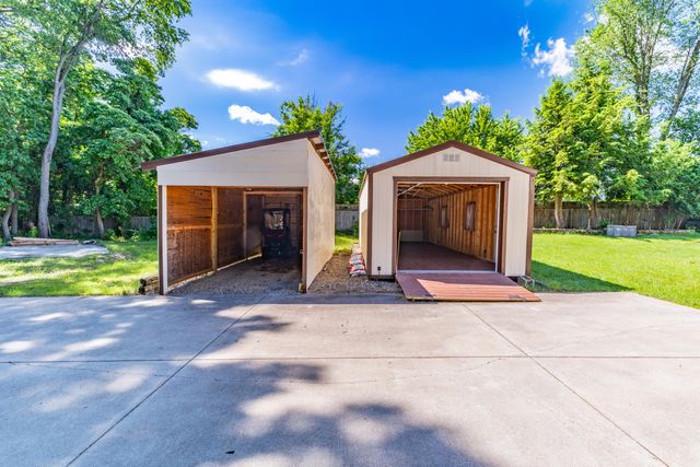 8805 Stadium Drive, Kalamazoo, MI 49009