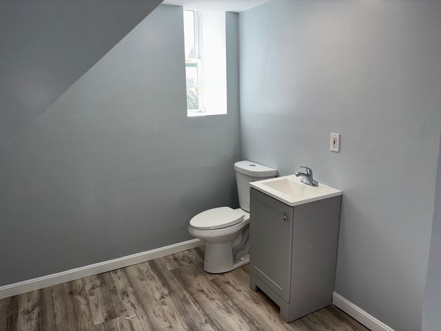 200 University Ave, Lowell, MA 01854