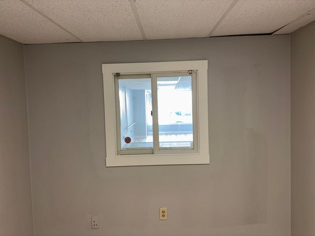 200 University Ave, Lowell, MA 01854