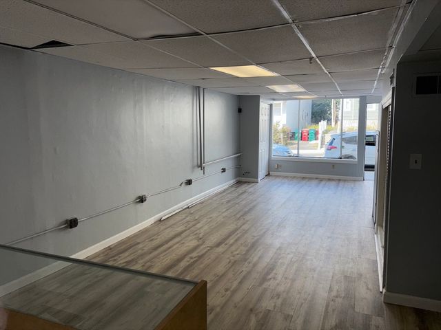 200 University Ave, Lowell, MA 01854