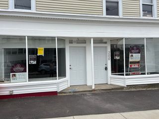 200 University Ave, Lowell, MA 01854