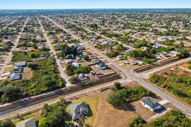 3705 SW 23rd St, Lehigh Acres, FL 33976