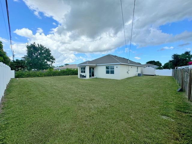 3852 SW Chicopee Street, Port St Lucie, FL 34953