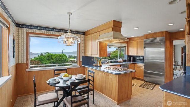 5810 NE 181st Street, Kenmore, WA 98028