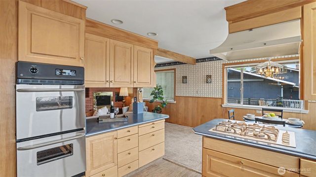 5810 NE 181st Street, Kenmore, WA 98028