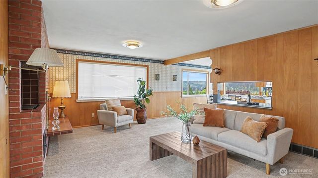 5810 NE 181st Street, Kenmore, WA 98028