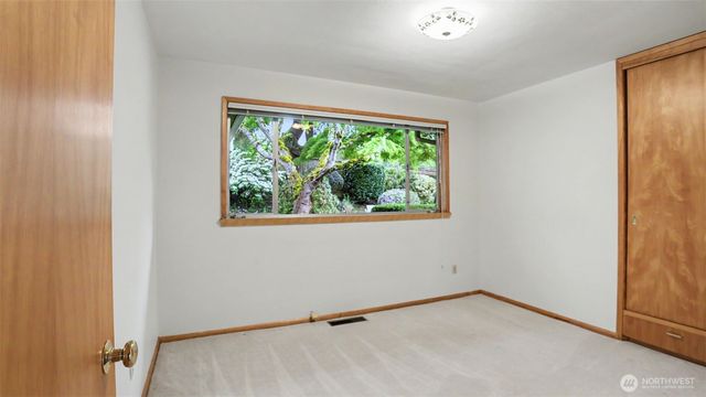 5810 NE 181st Street, Kenmore, WA 98028