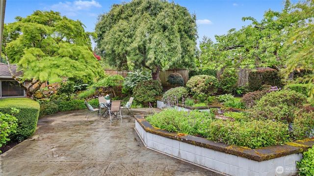 5810 NE 181st Street, Kenmore, WA 98028