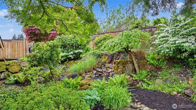 5810 NE 181st Street, Kenmore, WA 98028
