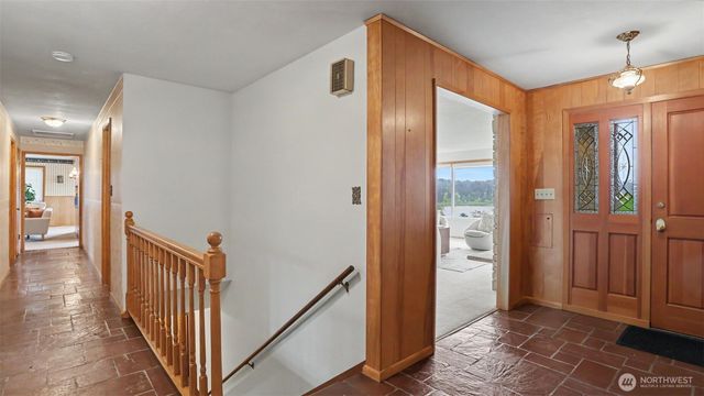5810 NE 181st Street, Kenmore, WA 98028