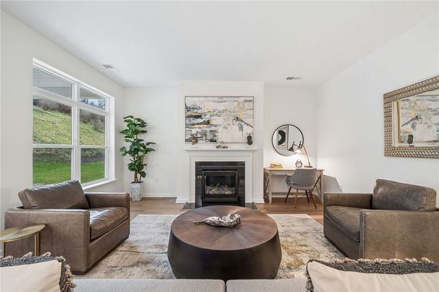 4296 Hawthorn Drive, South Park, PA 15129