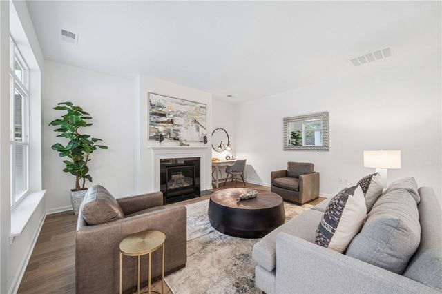 4296 Hawthorn Drive, South Park, PA 15129