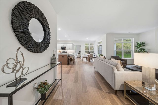 4296 Hawthorn Drive, South Park, PA 15129