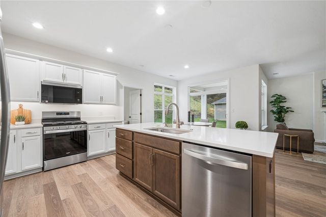 4296 Hawthorn Drive, South Park, PA 15129