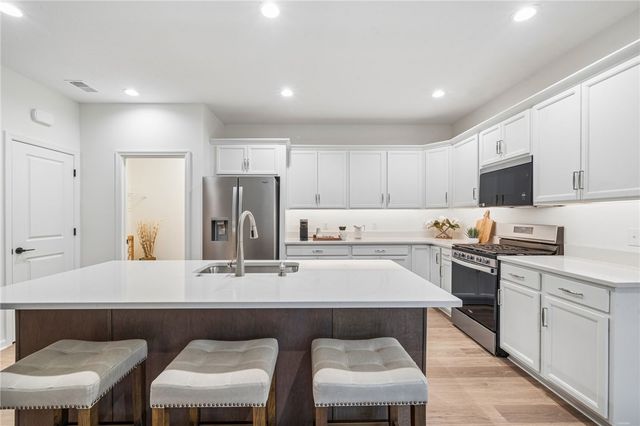 4296 Hawthorn Drive, South Park, PA 15129