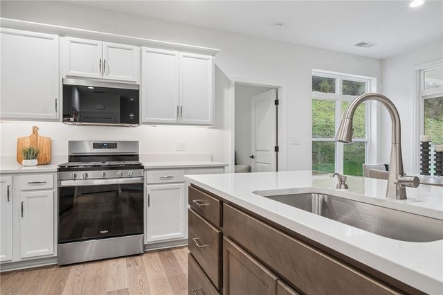 4296 Hawthorn Drive, South Park, PA 15129