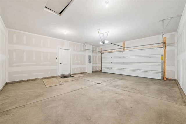 4296 Hawthorn Drive, South Park, PA 15129