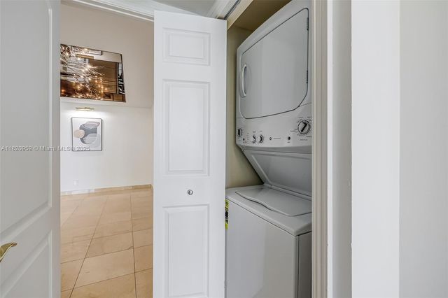 20281 E Country Club Dr 1412, Aventura, FL 33180