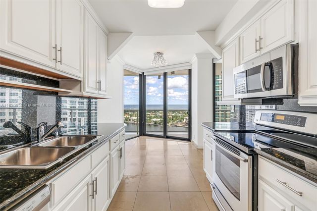 20281 E Country Club Dr 1412, Aventura, FL 33180