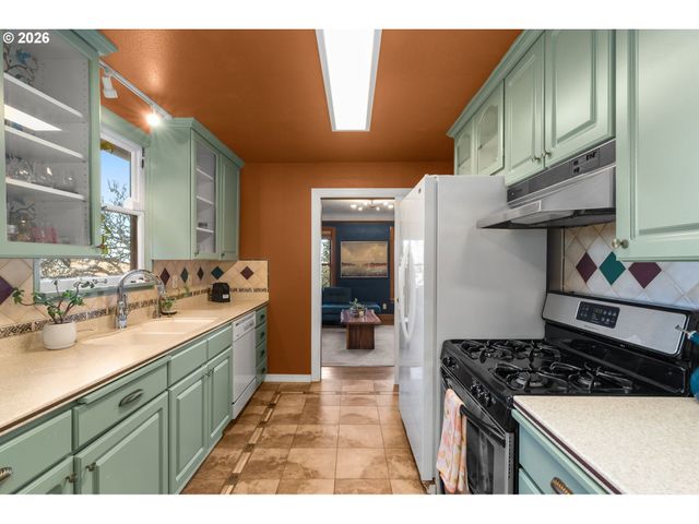 10807 Nw 2ND St, Portland, OR 97231