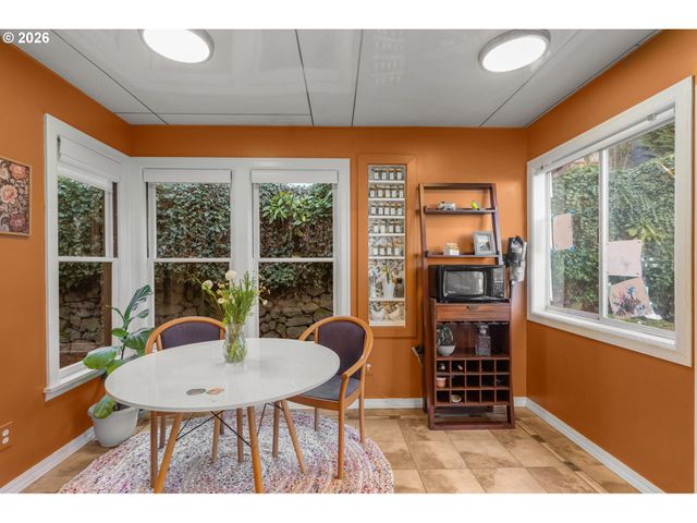 10807 Nw 2ND St, Portland, OR 97231