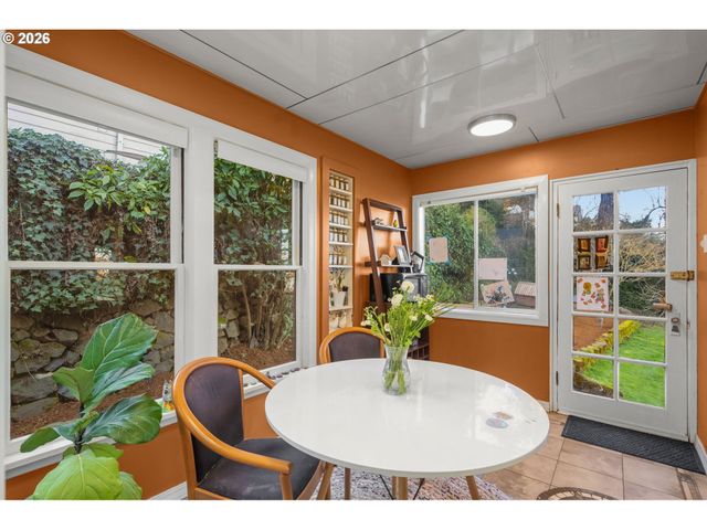 10807 Nw 2ND St, Portland, OR 97231