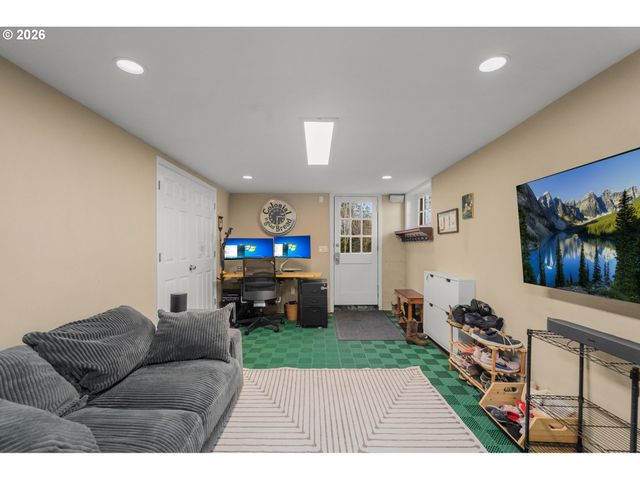 10807 Nw 2ND St, Portland, OR 97231