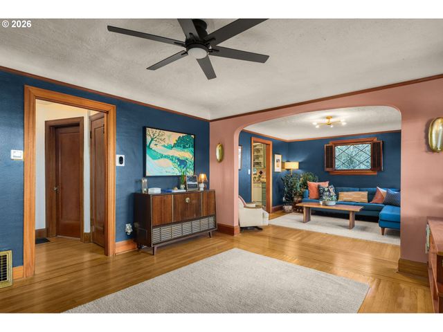 10807 Nw 2ND St, Portland, OR 97231