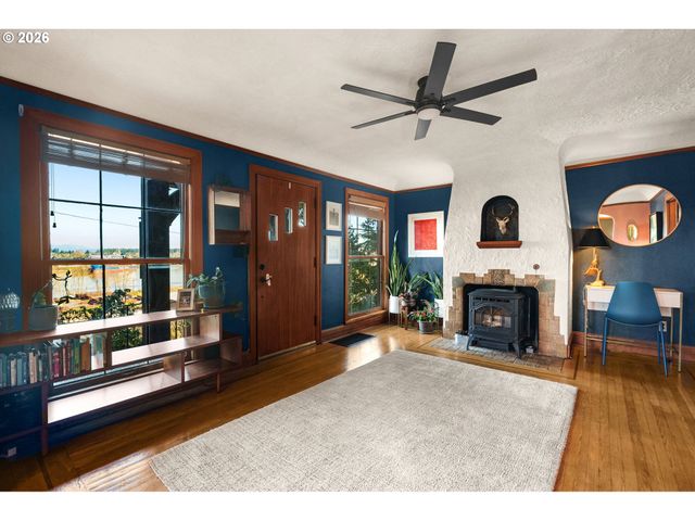 10807 Nw 2ND St, Portland, OR 97231