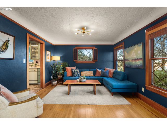 10807 Nw 2ND St, Portland, OR 97231