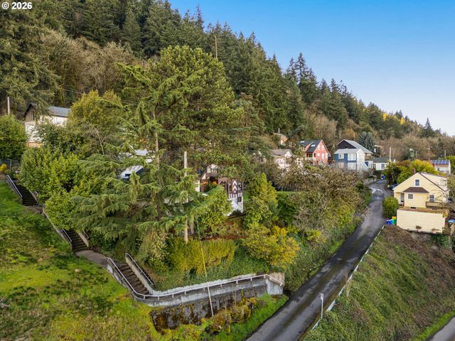 10807 Nw 2ND St, Portland, OR 97231