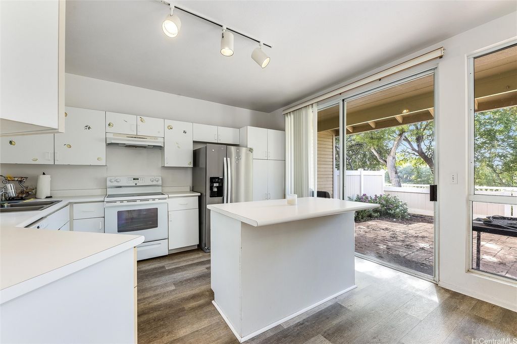 91-1088 Laaulu Street 18E, Ewa Beach, HI 96706