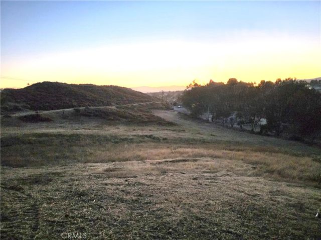 30925 Nicolas Road, Temecula, CA 92591